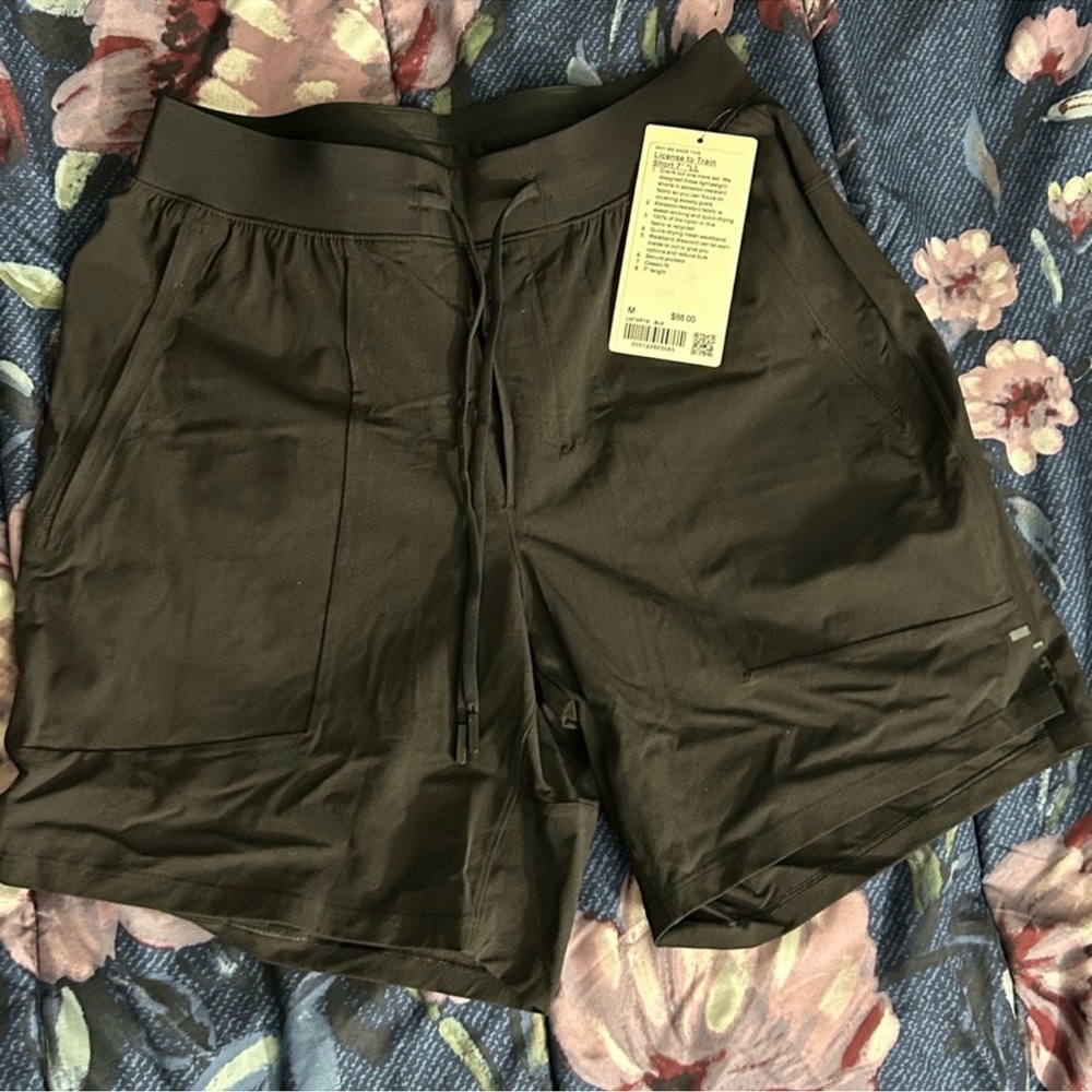 Men's Black Shorts - Lululemon license to train shorts 7” LL